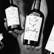 Laden Sie das Bild in den Galerie-Viewer, Sturzflug Premium Dry Gin (0,5L)
